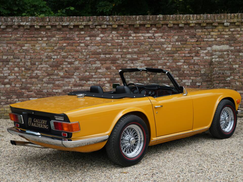 Image 45/50 of Triumph TR 6 (1971)