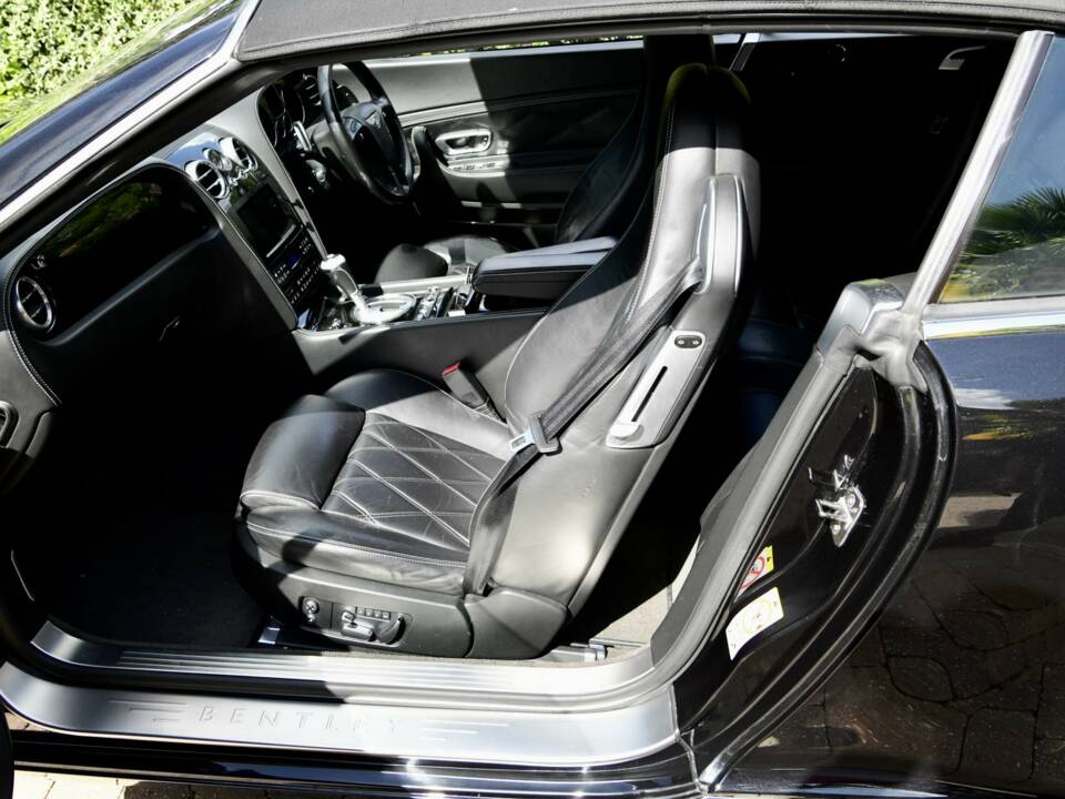 Bild 26/42 von Bentley Continental GTC W12 (2011)
