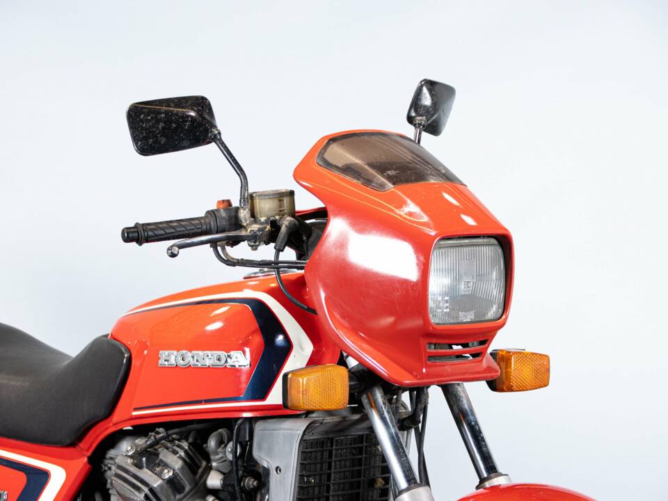 Image 33/40 of Honda CX 500 Turbo (1982)