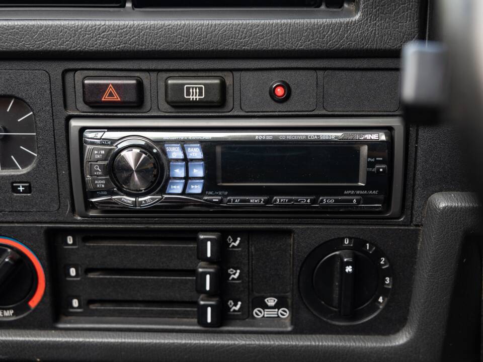 Afbeelding 15/48 van BMW 325i (1990)