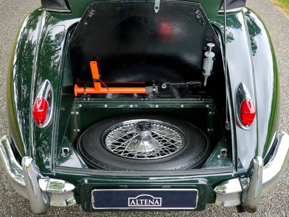 Afbeelding 57/59 van Jaguar XK 140 SE DHC (1955)