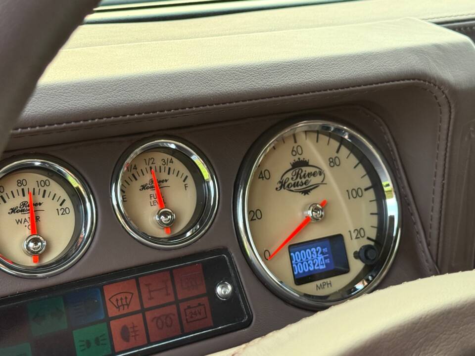 Image 14/33 de Land Rover Defender 90 (1997)