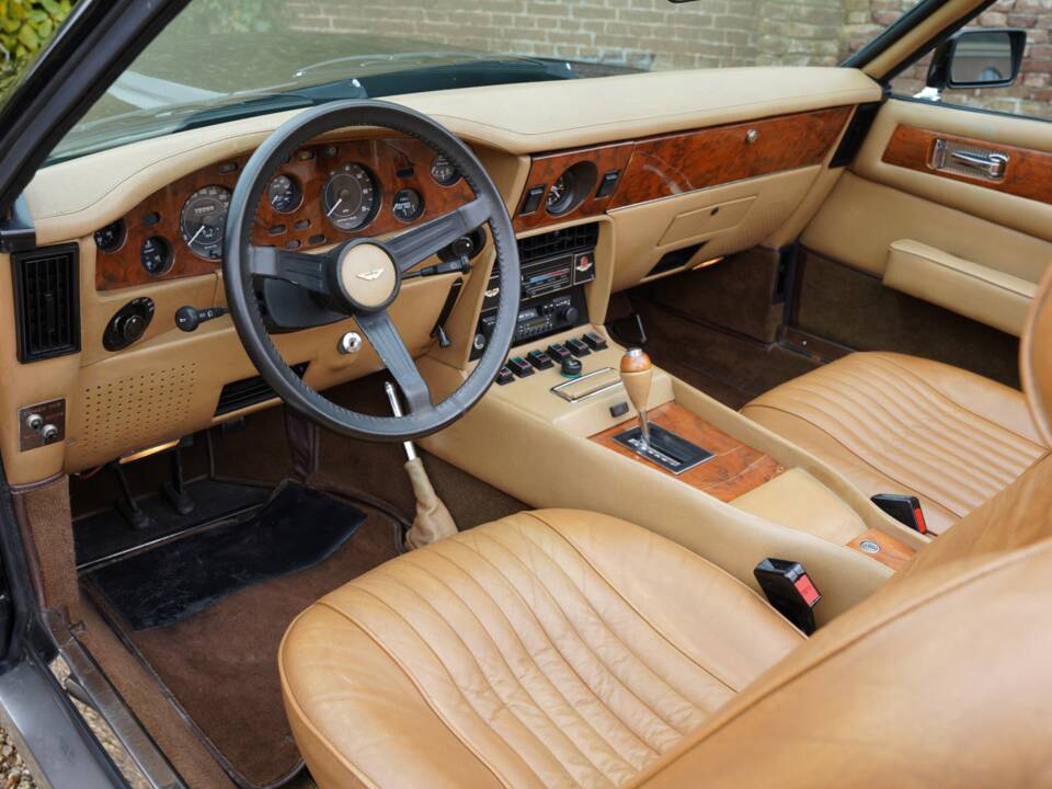 Image 39/50 of Aston Martin V8 Volante (1982)