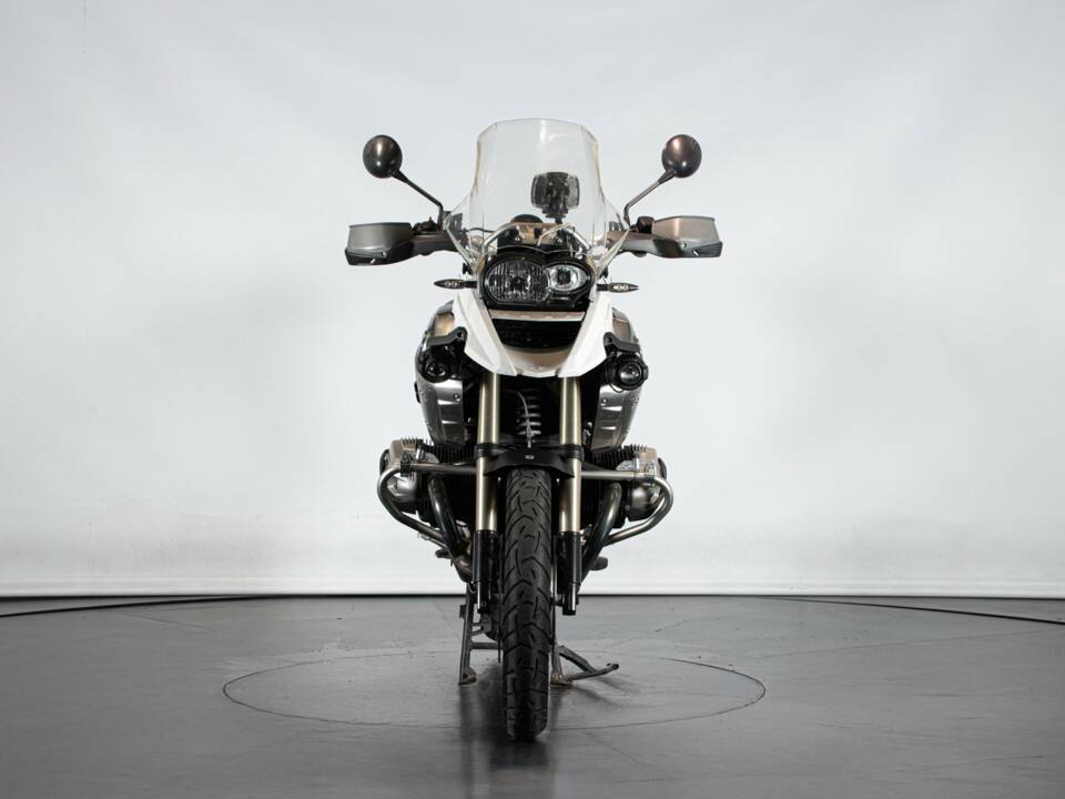 Image 6/50 of BMW DUMMY (2010)