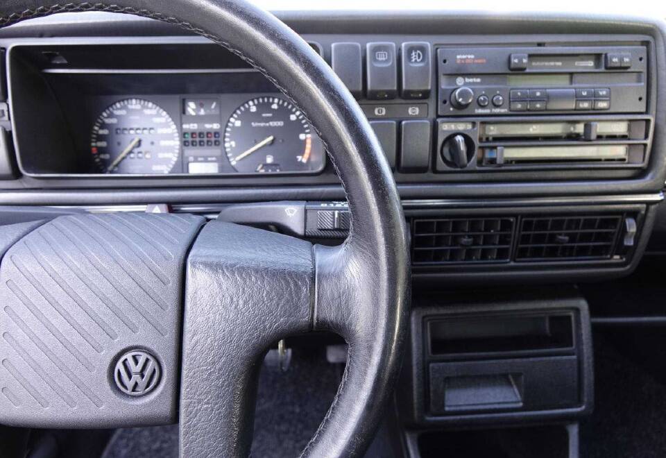 Immagine 6/12 di Volkswagen Golf Mk II Rallye 1.8 (1989)