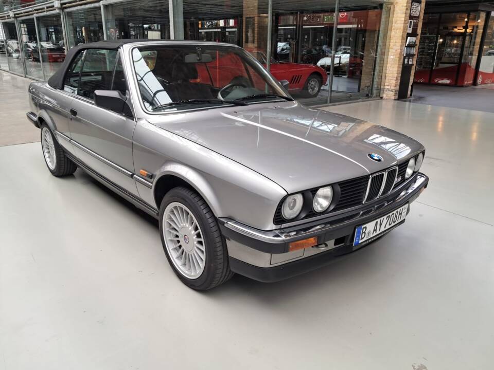 Image 10/12 of BMW 320i (1990)