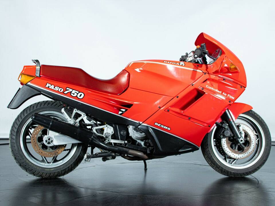 Image 5/50 de Ducati 750 Paso (1987)