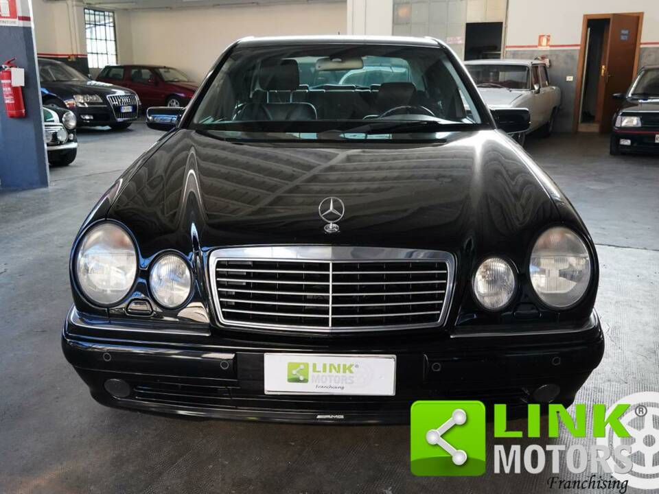 Image 2/10 de Mercedes-Benz E 55 AMG (1998)