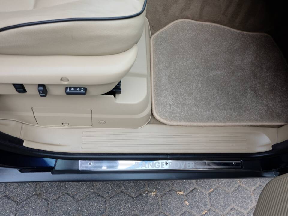 Afbeelding 37/95 van Land Rover Range Rover 4.6 Vogue (2002)