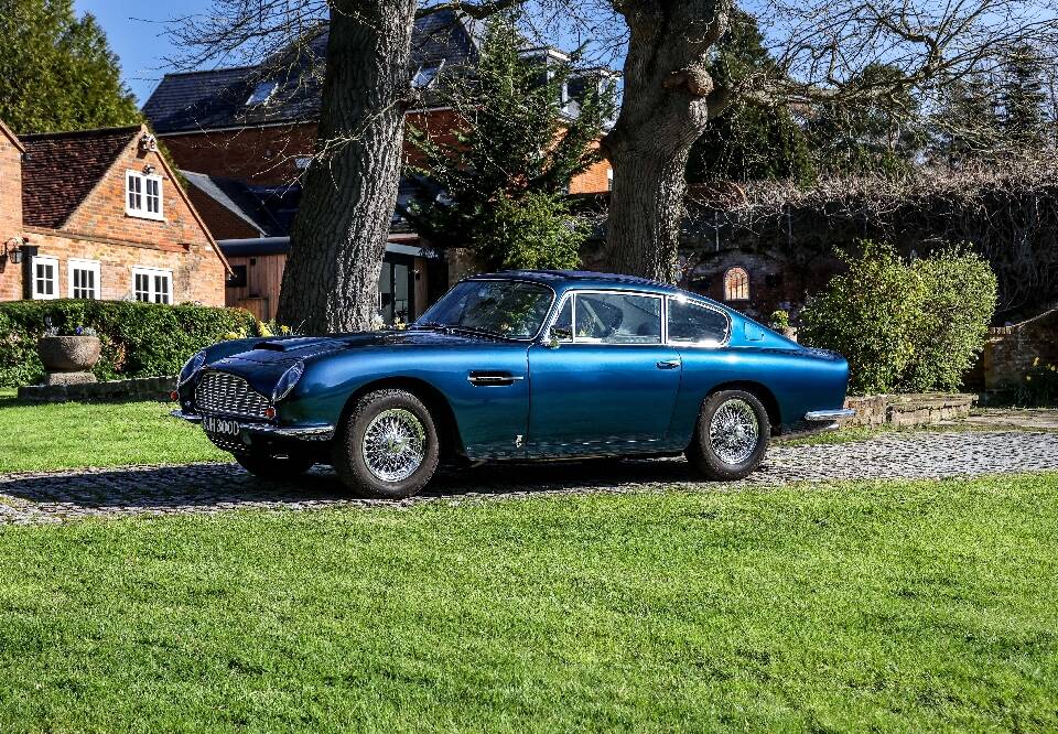 Bild 2/30 von Aston Martin DB 6 Vantage (1966)