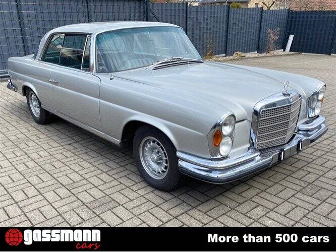 Image 3/15 de Mercedes-Benz 280 SE 3,5 (1970)