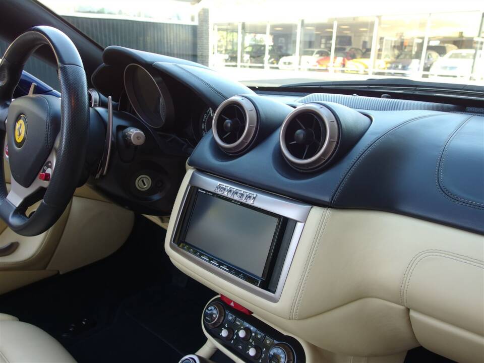 Bild 67/99 von Ferrari California (2009)