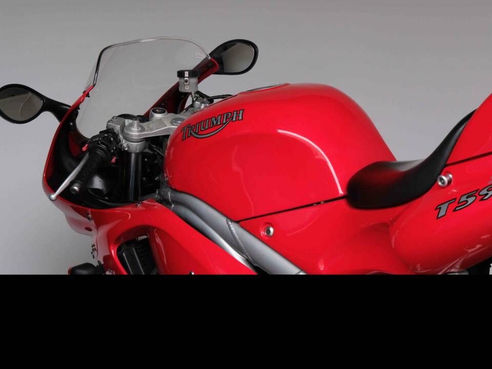 Image 19/66 of Triumph Daytona T595 (1998)