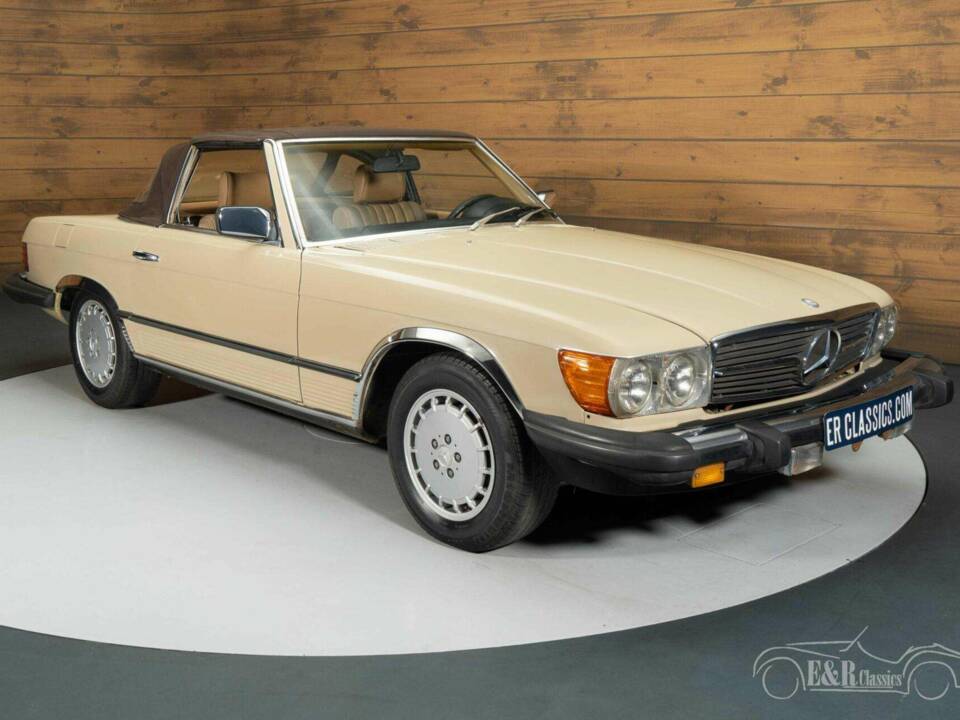 Immagine 17/29 di Mercedes-Benz 380 SL (1983)