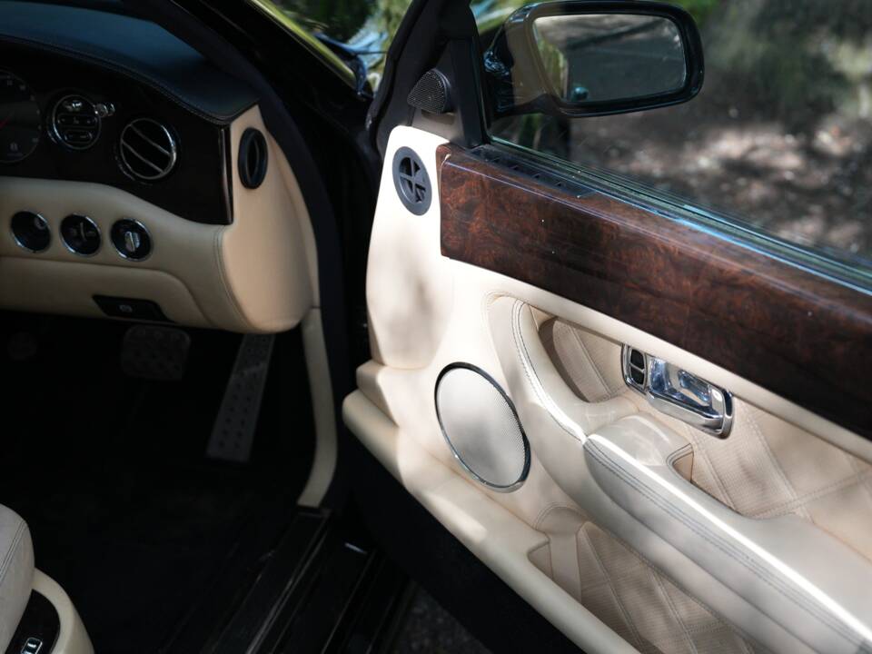 Image 44/50 of Bentley Arnage T (2004)