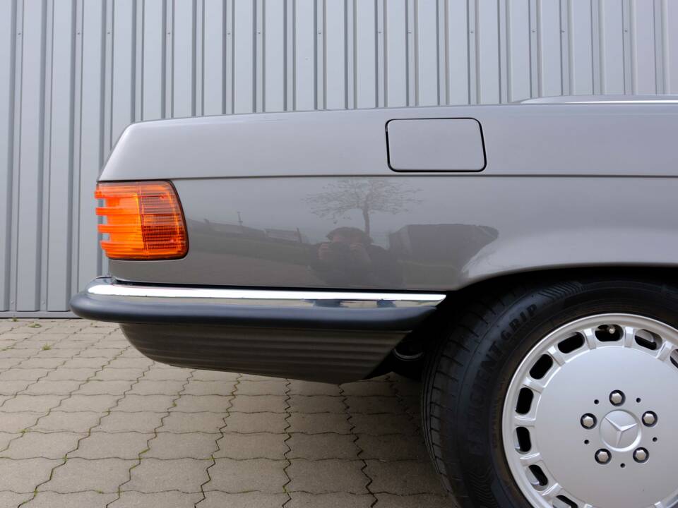 Image 16/97 de Mercedes-Benz 560 SL (1987)