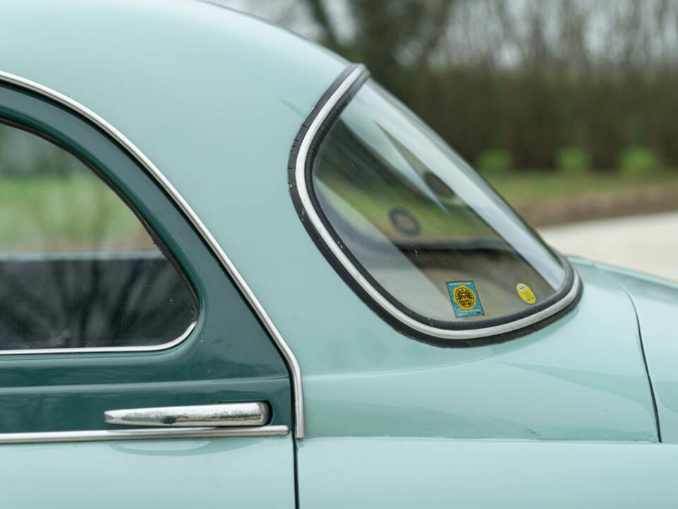 Image 11/50 of FIAT 1400 B (1958)