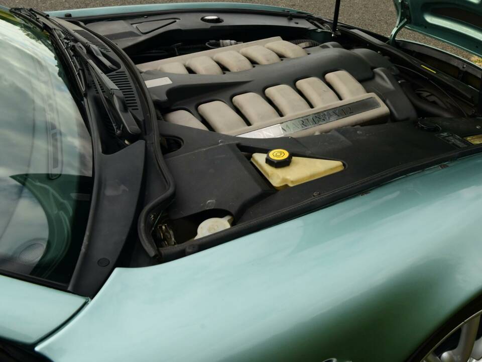 Image 42/50 de Aston Martin DB 7 Vantage (2000)