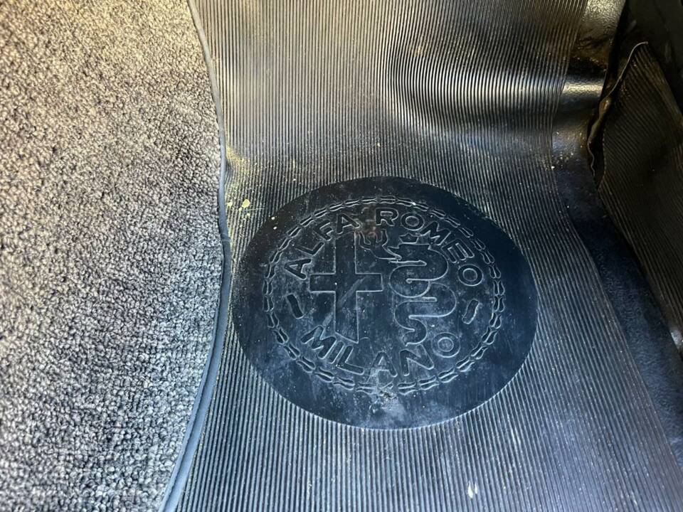 Bild 38/50 von Alfa Romeo Spider 1300 Junior (1973)