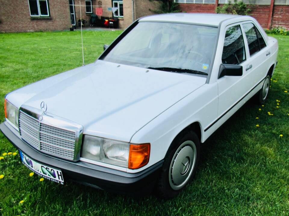Bild 2/25 von Mercedes-Benz 190 D 2.5 (1986)