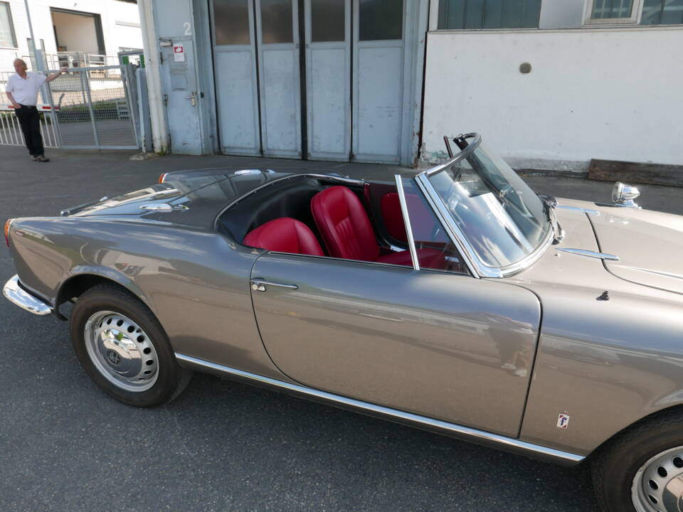 Imagen 61/68 de Alfa Romeo Giulia 1600 Spider (1964)