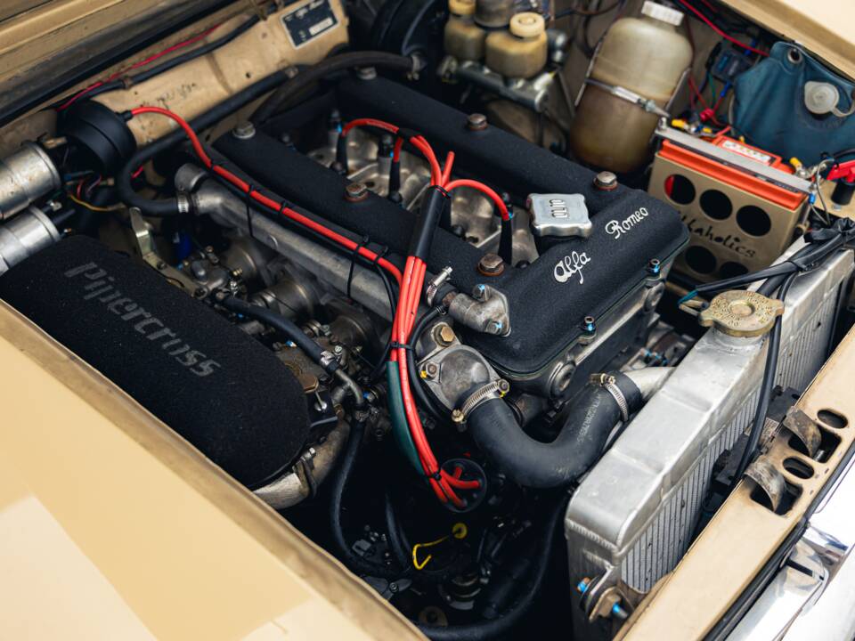 Image 18/18 of Alfa Romeo Giulia 1300 Super (1971)