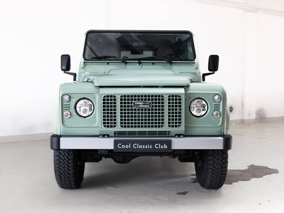 Image 2/36 of Land Rover Defender (2016)