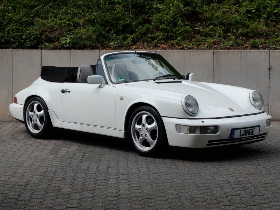Image 17/60 de Porsche 911 Carrera 2 (1991)