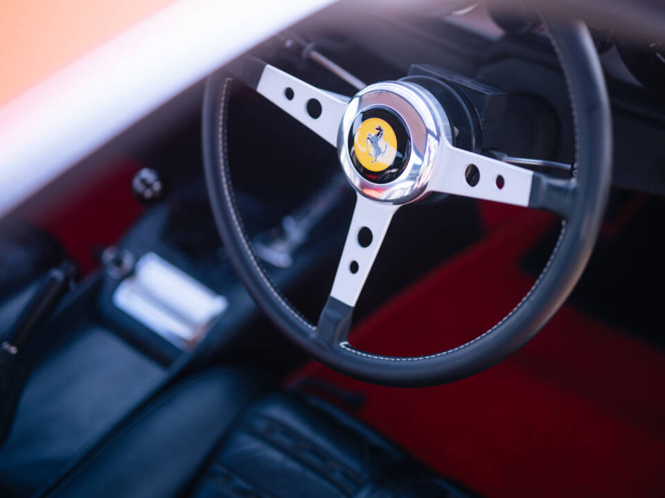Immagine 27/50 di Ferrari 365 GTB&#x2F;4 Daytona (1973)