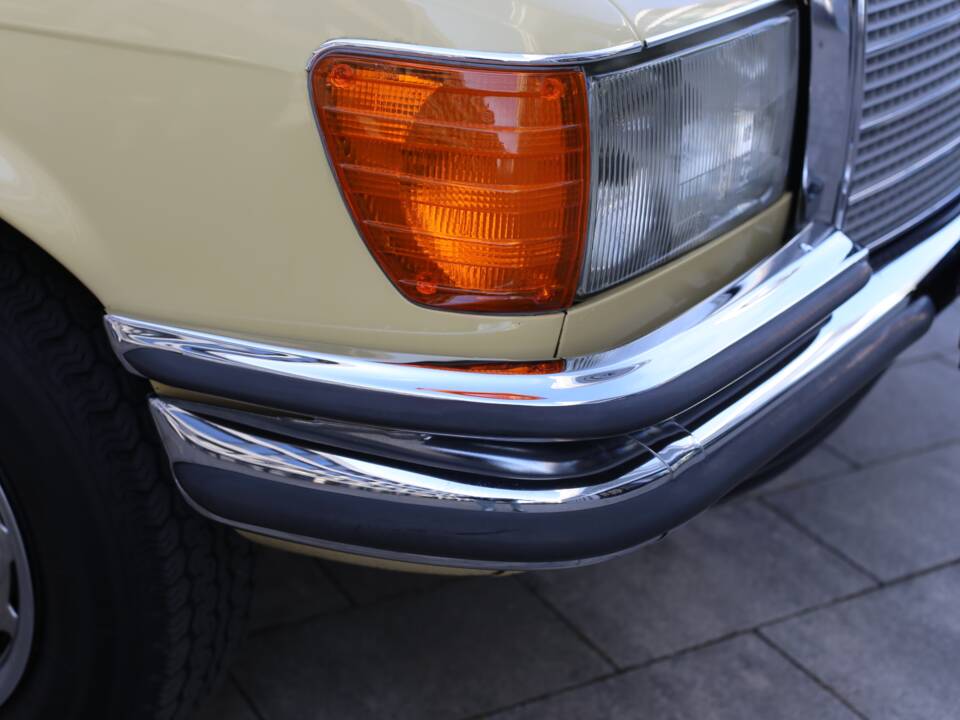 Bild 23/76 von Mercedes-Benz 280 SE (1977)