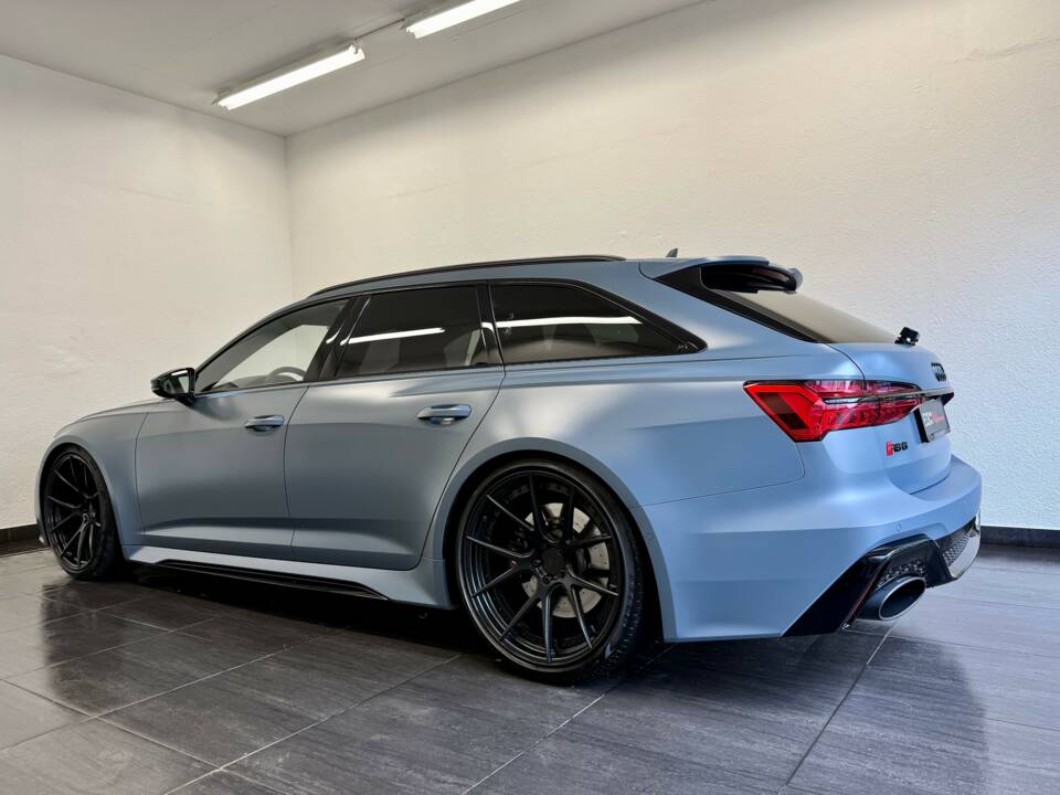 Immagine 8/31 di Audi RS6 Avant (2021)