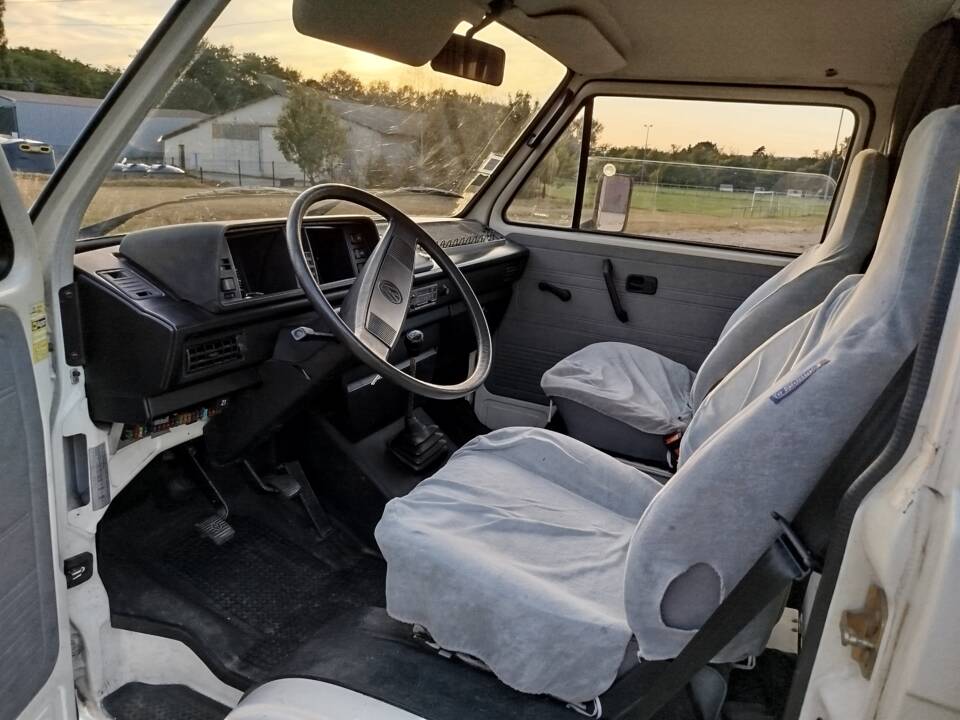 Image 28/50 of Volkswagen T3 Westfalia 1.6 TD (1985)