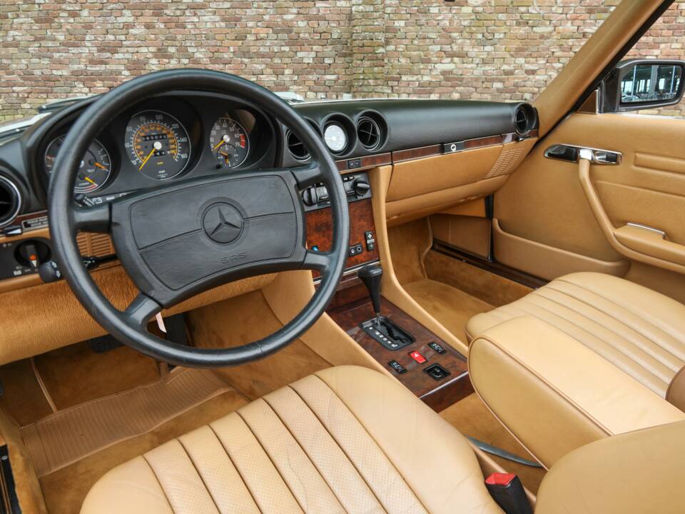 Image 24/50 de Mercedes-Benz 560 SL (1988)