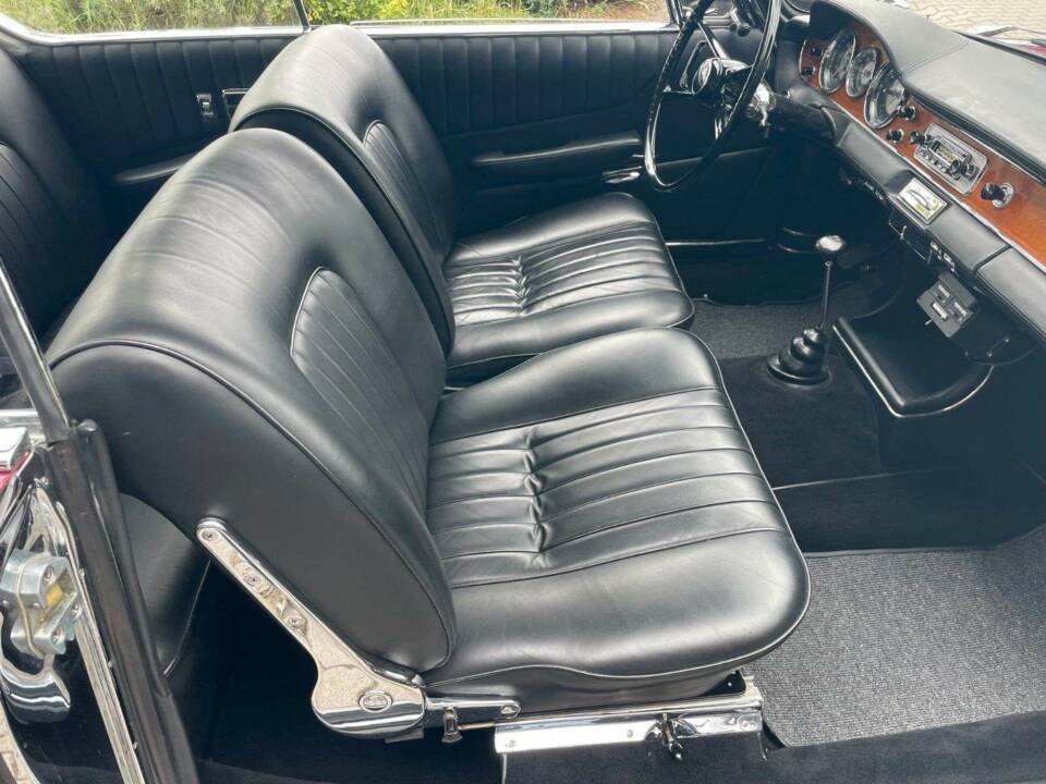 Image 14/20 of BMW 3200 CS (1965)