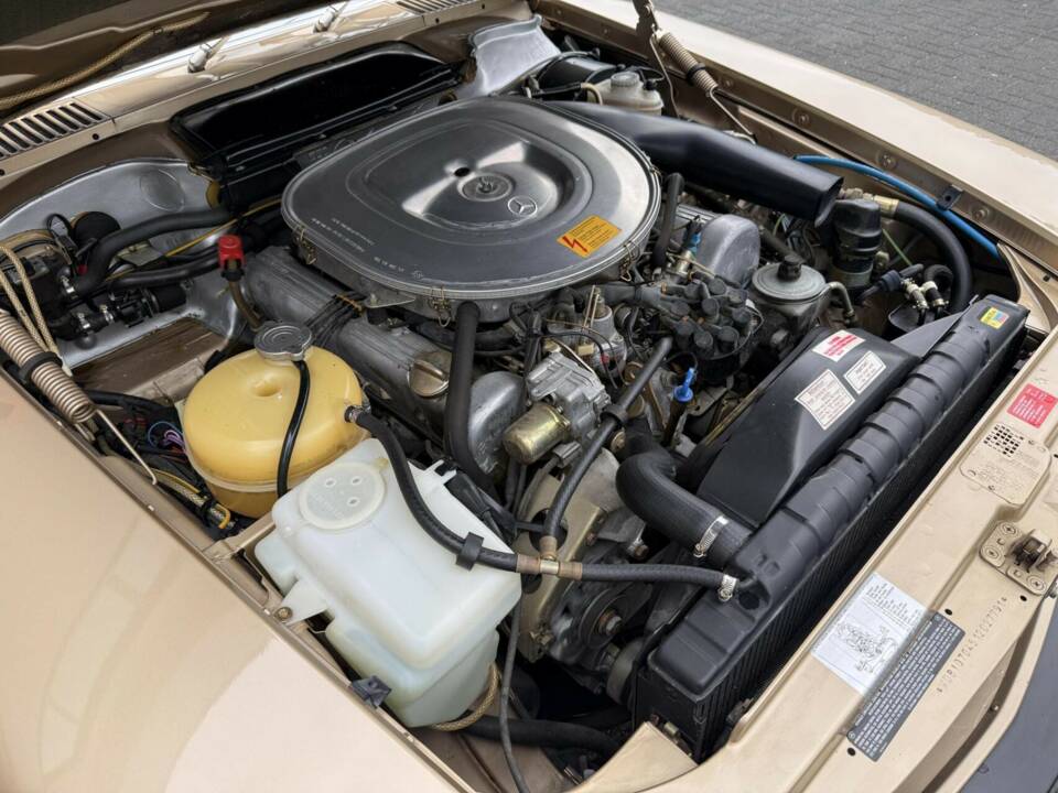 Obraz 43/50 pojazdu Mercedes-Benz 380 SL (1983)