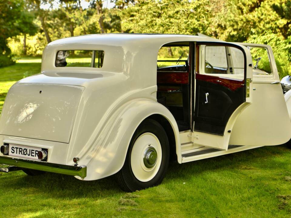 Image 19/50 of Rolls-Royce Phantom II (1934)