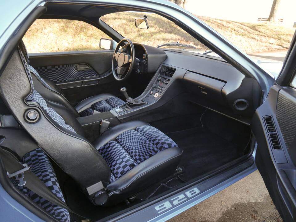Immagine 16/31 di Porsche 928 (1978)