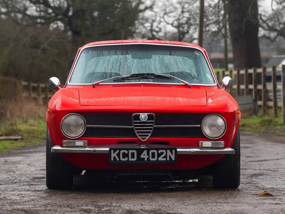 Image 6/31 of Alfa Romeo Giulia 1600 GT Junior (1974)