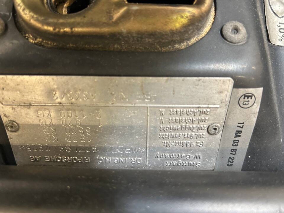 Image 28/63 of Porsche 928 GT (1989)