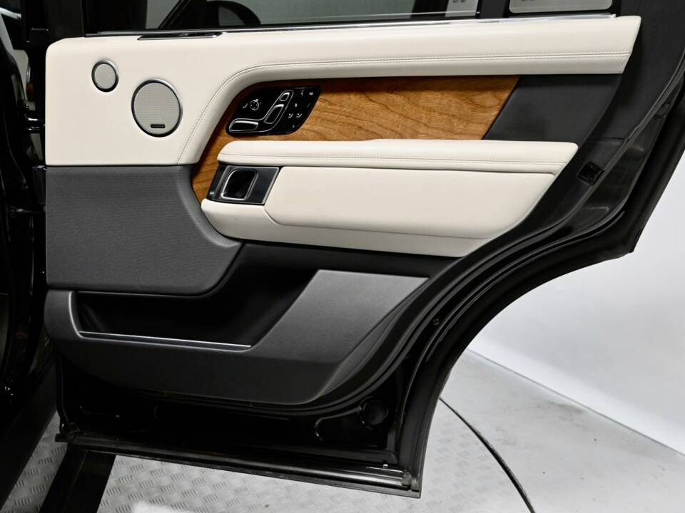 Bild 40/50 von Land Rover Range Rover Autobiography SDV8 (2018)