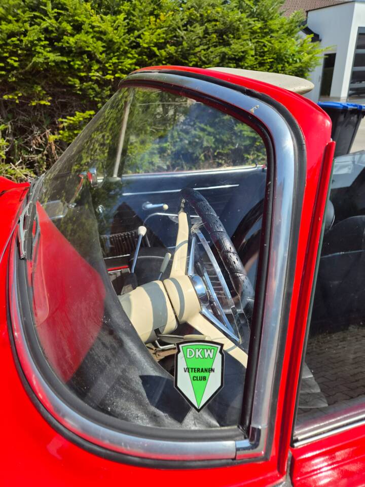 Afbeelding 46/53 van DKW Auto Union 1000 Special Roadster (1964)
