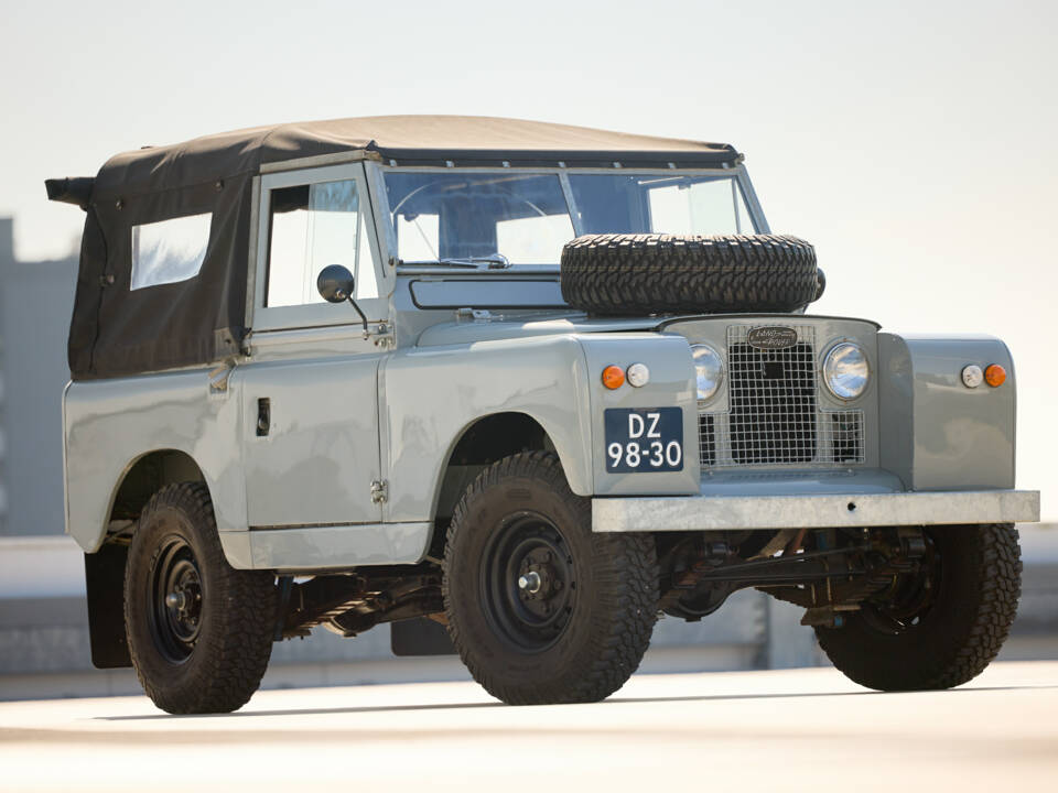 Image 24/67 of Land Rover 88 (1963)