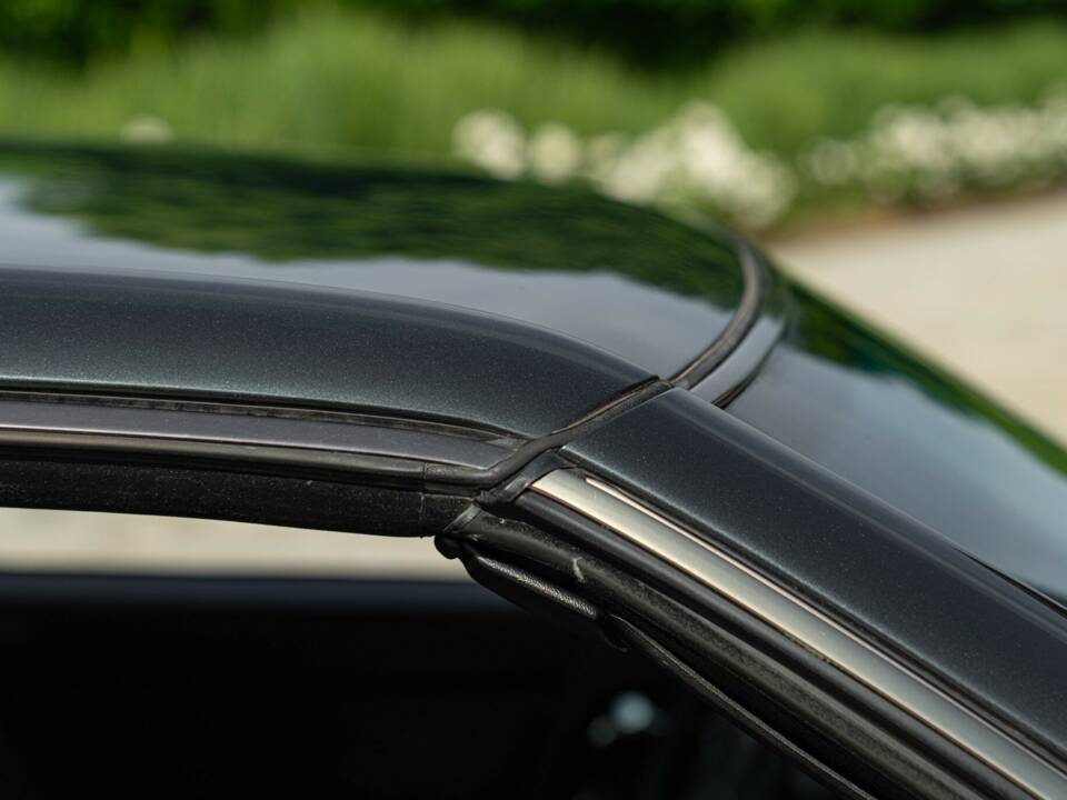 Image 17/50 of Mercedes-Benz 300 SL (1990)