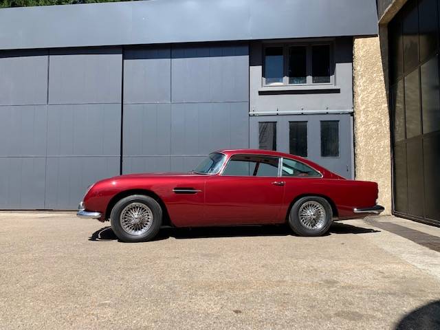 Image 9/36 of Aston Martin DB 5 (1964)