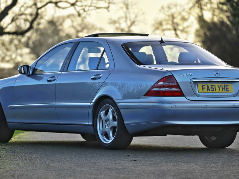 Image 12/50 de Mercedes-Benz S 500 L (2001)