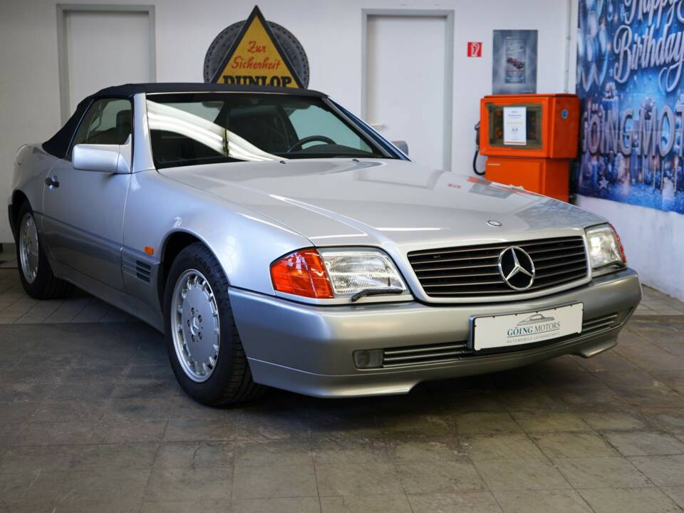 Image 2/42 of Mercedes-Benz 500 SL (1992)