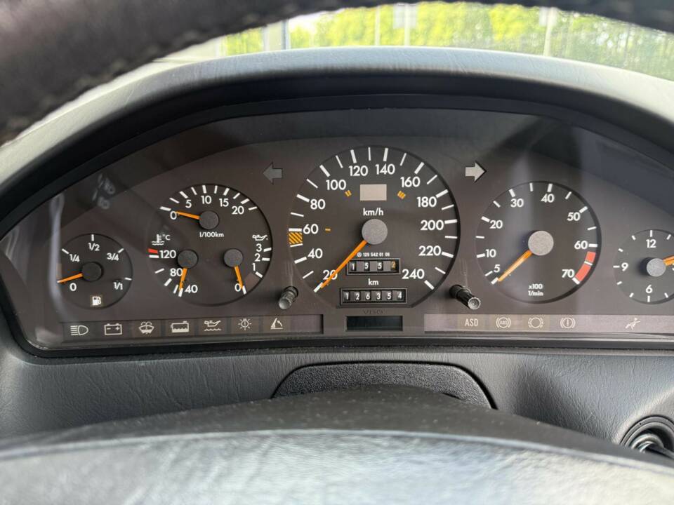 Image 29/50 de Mercedes-Benz 300 SL (1990)