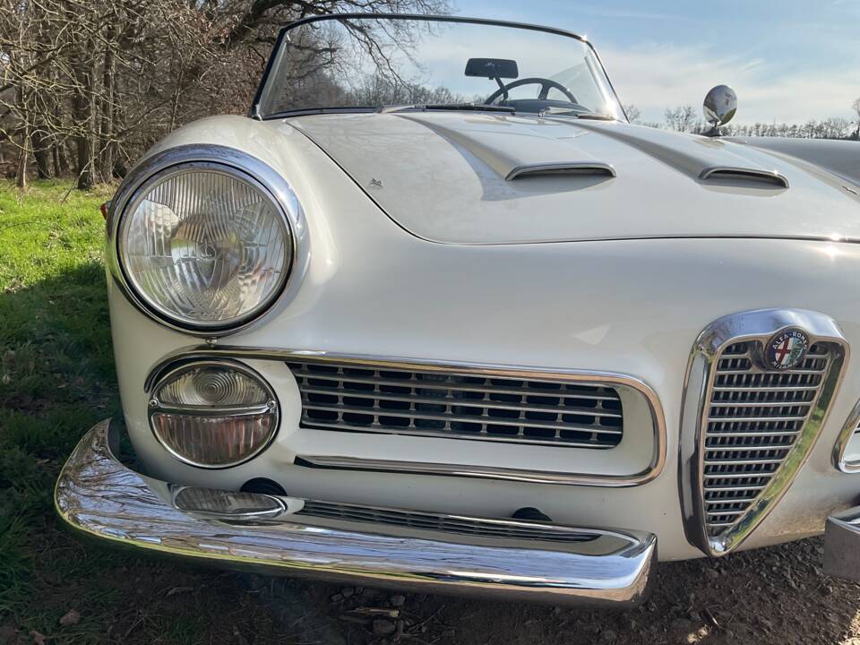 Bild 5/8 von Alfa Romeo 2000 Spider (1959)