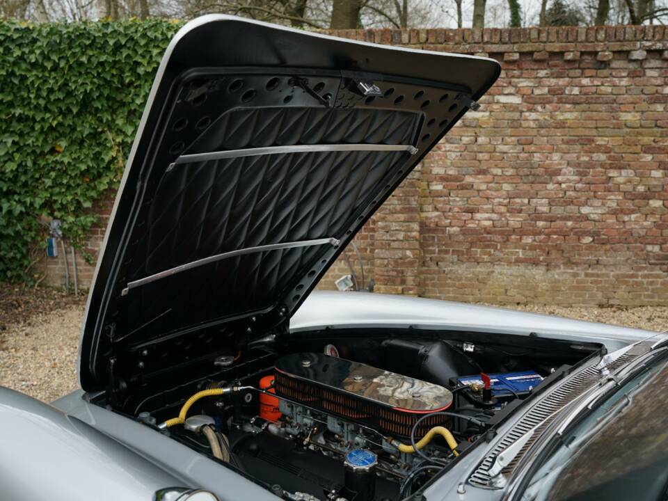 Image 40/50 of Ferrari 250 GT/E (1964)