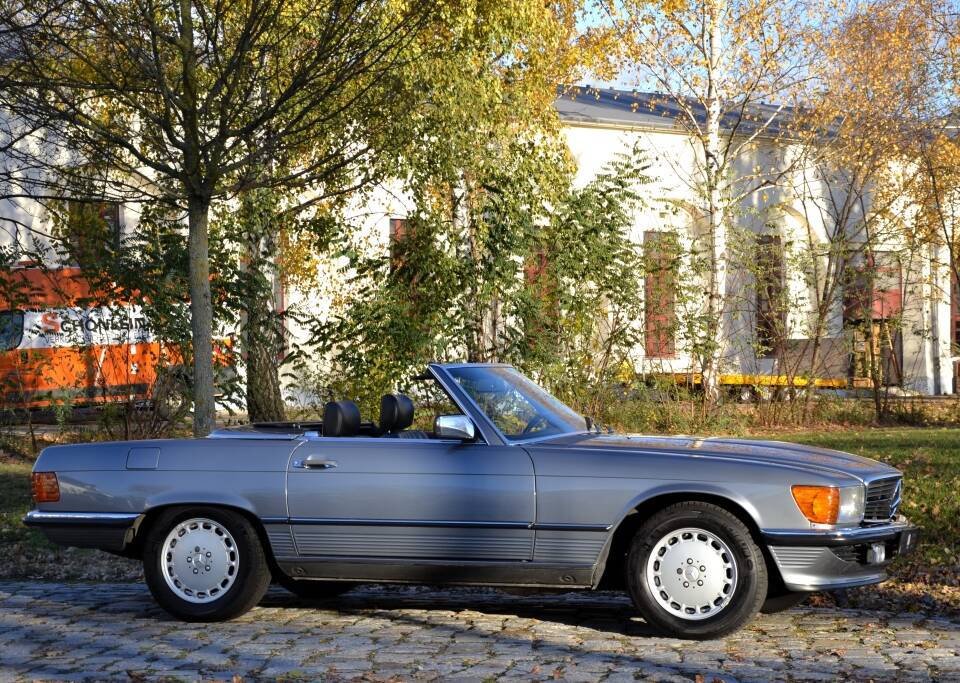 Image 11/36 of Mercedes-Benz 300 SL (1987)